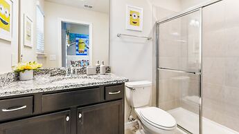 Spacious Home: Private Pool & Resort Access