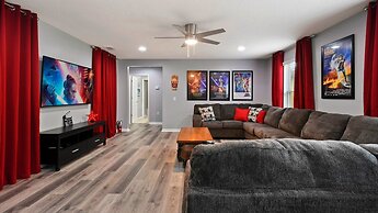 Themed Rooms & Pool in Quiet Neighborhood