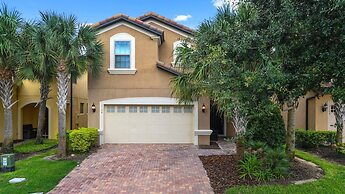 Themed Rooms & Pool in Quiet Neighborhood