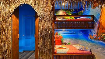 Themed Rooms & Pool in Quiet Neighborhood