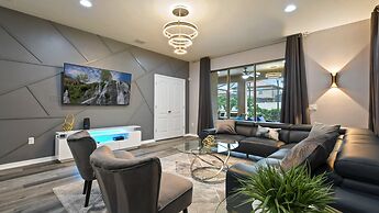 Themed Rooms & Pool in Quiet Neighborhood