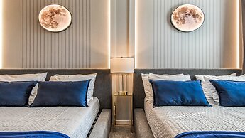 Luxury Home: Pool, Theater, Near Disney