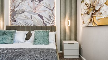 Luxury Home: Pool, Theater, Near Disney