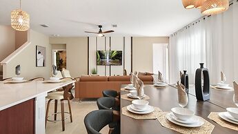 Luxury Home: Pool, Theater, Near Disney