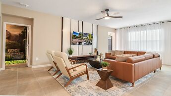 Luxury Home: Pool, Theater, Near Disney