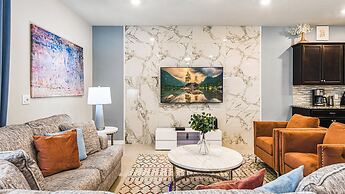 Magical Getaway With Themed Rooms & Amenities