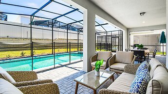 Magical Getaway With Themed Rooms & Amenities