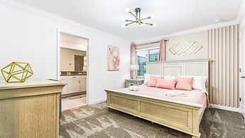 Themed 5BR Pool Home in Championsgate Close2disney