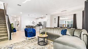 Themed 5BR Pool Home in Championsgate Close2disney