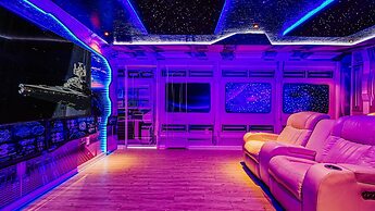 Elegant Orlando Home: Pool, Spa & Theme Parks