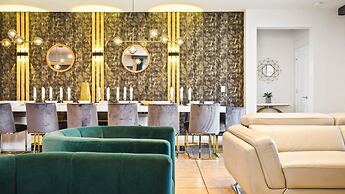 Elegant Orlando Home: Pool, Spa & Theme Parks