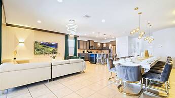Elegant Orlando Home: Pool, Spa & Theme Parks