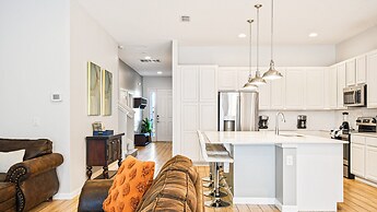 Spacious 12-bed Villa With Pool & Resort Amenities