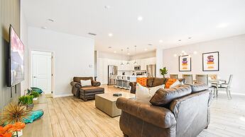 Spacious 12-bed Villa With Pool & Resort Amenities