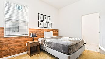 Spacious 12-bed Villa With Pool & Resort Amenities