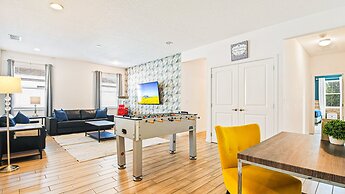 Spacious 12-bed Villa With Pool & Resort Amenities