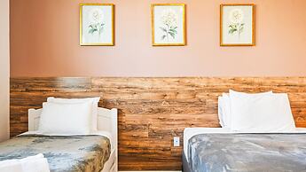 Spacious 12-bed Villa With Pool & Resort Amenities