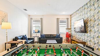 Spacious 12-bed Villa With Pool & Resort Amenities