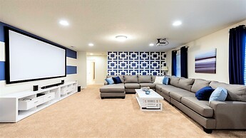 Private Pool Home Near Disney & Legoland