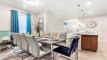 Private Pool Home Near Disney & Legoland