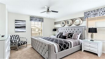 Private Pool Home Near Disney & Legoland