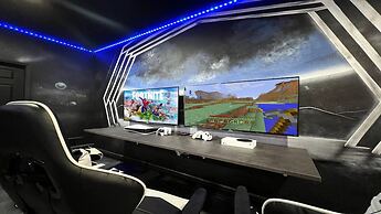 Family-friendly Oasis With Game Room & Pool