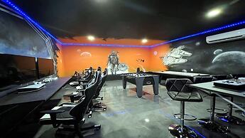 Family-friendly Oasis With Game Room & Pool