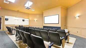 Home With Lakeview Close to Disney w Pool