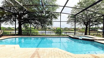 Home With Lakeview Close to Disney w Pool
