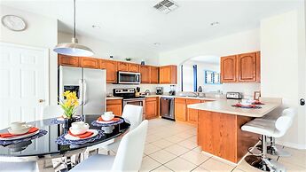 Home With Lakeview Close to Disney w Pool