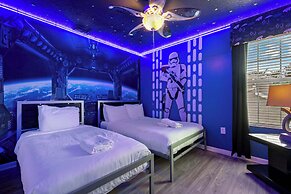Disney & Star Wars Haven: 6br, Pool & Game Room!