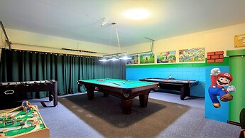 Disney & Star Wars Haven: 6br, Pool & Game Room!