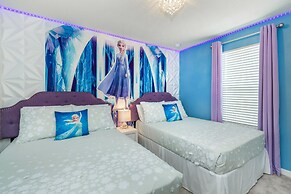 5BR Modern Home Near Disney, Themed Rooms, Pool