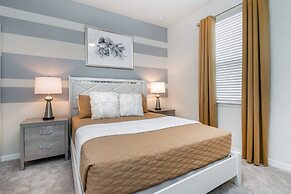 5BR Modern Home Near Disney, Themed Rooms, Pool