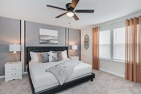 5BR Modern Home Near Disney, Themed Rooms, Pool
