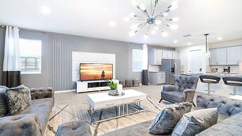 Luxury Getaway: Pool, Spa, Games, Theater