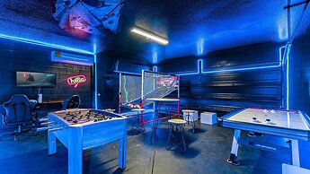 Luxury Getaway: Pool, Spa, Games, Theater