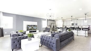 Luxury Getaway: Pool, Spa, Games, Theater