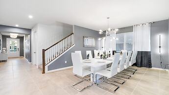 Luxury Getaway: Pool, Spa, Games, Theater