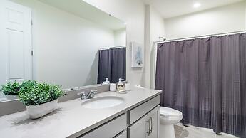 Luxury Getaway: Pool, Spa, Games, Theater