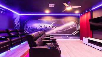 Luxury Getaway: Pool, Spa, Games, Theater