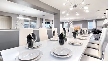 Luxury Getaway: Pool, Spa, Games, Theater