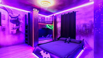 Luxury Getaway: Pool, Spa, Games, Theater