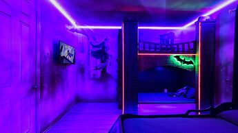 Luxury Getaway: Pool, Spa, Games, Theater