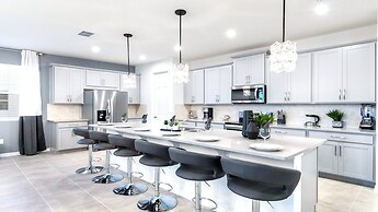 Luxury Getaway: Pool, Spa, Games, Theater