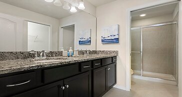 Family Kissimmee 5BR Home Pool/loft/tub