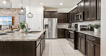 Family Kissimmee 5BR Home Pool/loft/tub