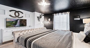 Spacious Home With Disney Fireworks Views