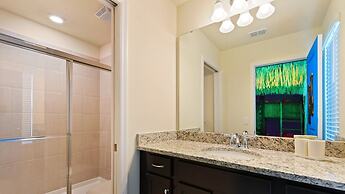 Opulent Villa in Resort Near Theme Parks & Shops