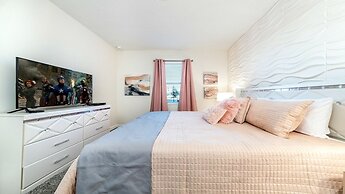 Family-friendly Home With Pool & Movie Theater